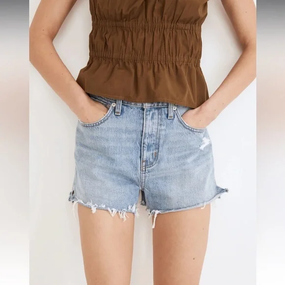Madewell Relaxed Denim Shorts in Madera Wash: Side-Slit Edition 25 9 - Picture 4 of 8